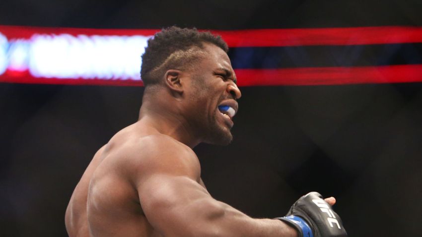 Фрэнсис Нганну отказался от боя с Дерриком Льюисом на UFC 263