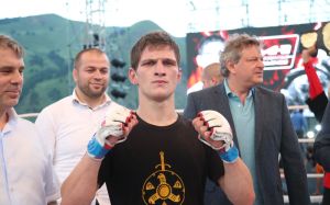 Слух: Мовсар Евлоев покидает M-1 Global и переходит в UFC