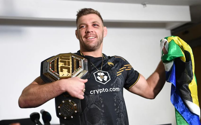 Дрикус дю Плесии объяснил, почему не дерется с Адесаньей на UFC 300: "С тяжелым сердцем мне пришлось отказаться"