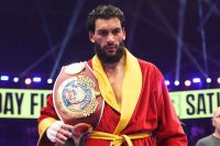 Хамза Шираз раскритиковал WBC за назначение боя с Алимханулы: "Это фарс"