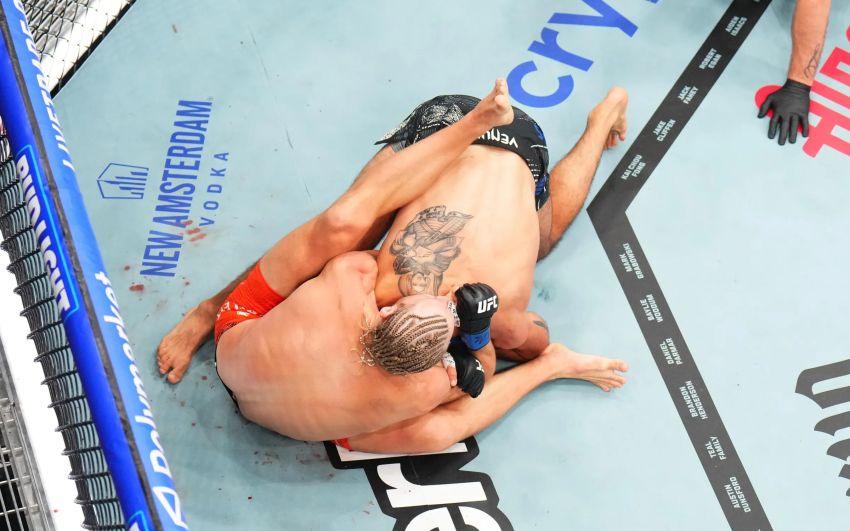 Пэдди Пимблетт быстро "задушил" Бенуа Сен-Дени на UFC 329