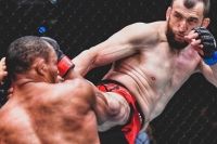 Муслим Салихов победил Франсиско Тринальдо на турнире UFC Fight Night 189