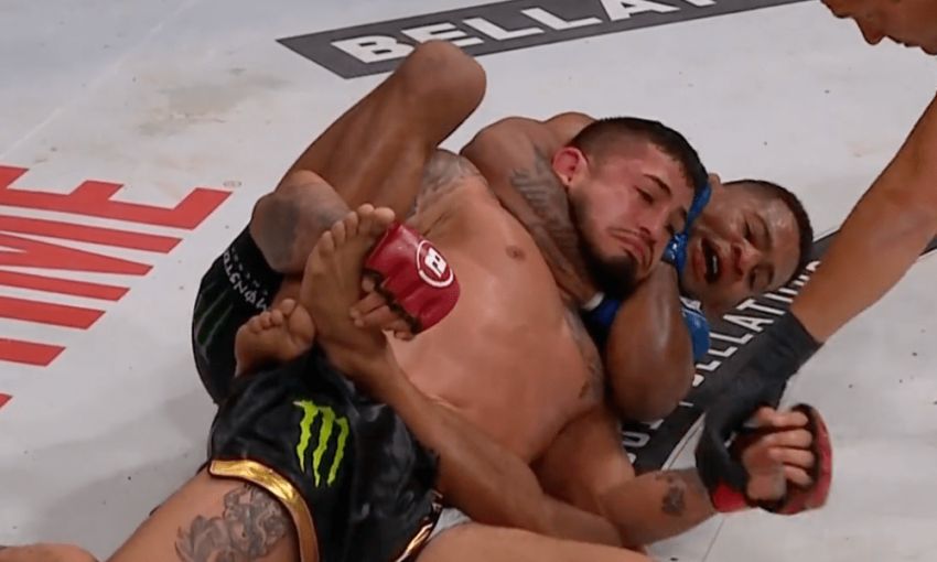 Видео боя Серхио Петтис – Патрик Микс Bellator 301