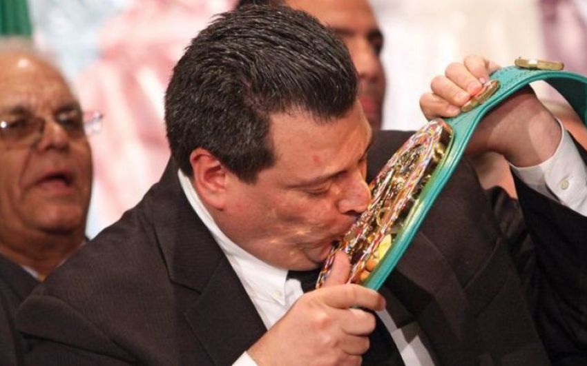WBC сделали Сауля Альвареса "привилегированным" чемпионом, Джермалл Чарло - с полноценным титулом