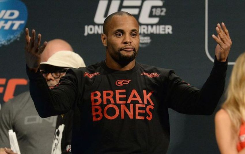 Daniel Cormier believes that the winner of the Michael Chandler vs. Dan Hooker fight should challenge Conor McGregor.