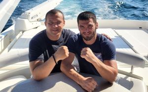 Артур Бетербиев: "Благодарю Умара Кремлева за прекрасное время и отпуск"