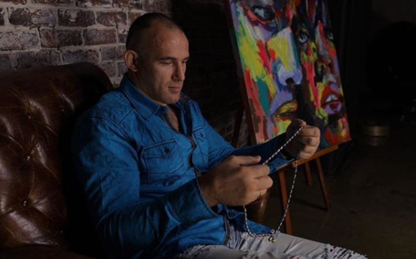 Алексей Олейник подписал контракт на бой в мейн-ивенте UFC Moscow