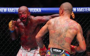 Алекс Перейра остановил Халила Рунтри на UFC 307