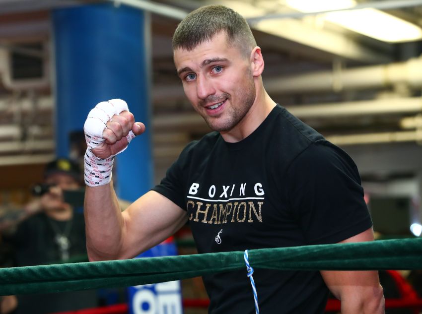 Александр Гвоздик: "Бетербиев не только сильно бьет, он очень обученный боксер"