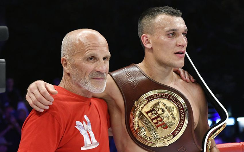 Дмитрий Бивол: "У Власова достаточно уникальная школа, и он вполне может выиграть у Смита"