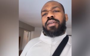 Джон Джонс сообщил, что ему сделали еще одну операцию: "Я терпелив"