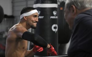 Теофимо Лопес надеется, что кто-то выкупит его контракт с Top Rank