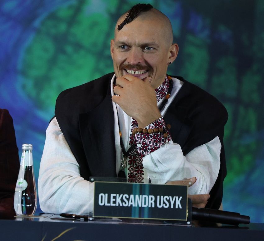 Александр Усик - о казацком образе на пресс-конференции: "Не надо делать из меня какого-нибудь героя"