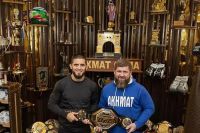 Ислам Махачев привез Кадырову чемпионский пояс UFC