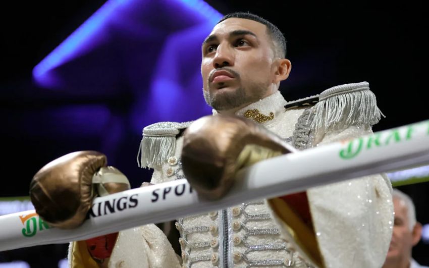 Теофимо Лопес задумался об отказе от титула WBA из-за назначения боя с Кэттералом