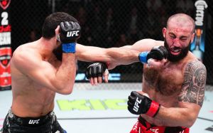 Нассурдин Имавова победил Романа Долидзе на UFC Fight Night 235