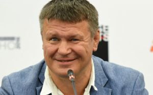 Олег Тактаров поздравил мусульман с Рамаданом