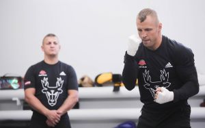 Майрис Бриедис готов к объединительному бою с Лоуренсом Околи