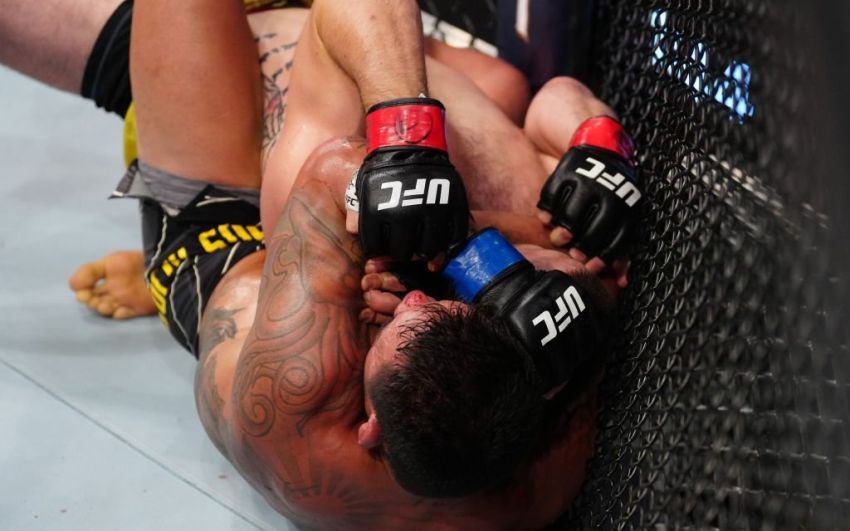Видео боя Брайан Барберена - Рафаэль Дос Аньос UFC on ESPN 42