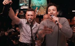 Конор МакГрегор празднует день рождения сына, продолжая пиарить свой виски