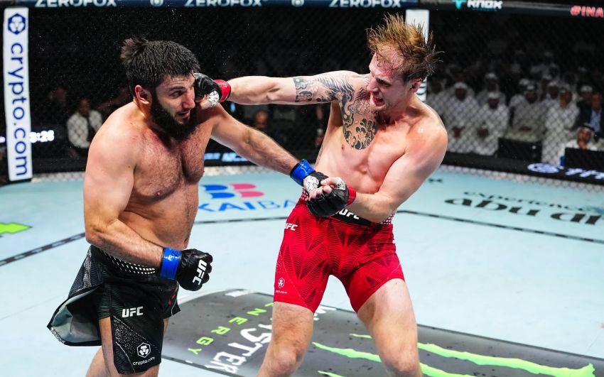 Александр Волков победил Ризвана Куниева на UFC 333