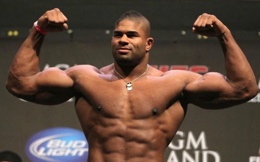 Алистар Оверим уничтожил Сергея Павловича на UFC Fight Night 141