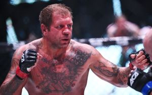 Александра Емельяненко видели пьяным в аэропорту после боя с Исмаиловым