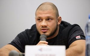 Иван Штырков о предстоящем поединке: «Сильва – боксер сильный и габаритный, но, я думаю, что я быстрее, сильнее и выносливее»