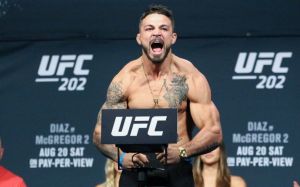 Майк Перри раскритиковал Эла Яквинту за его высказывания в адрес UFC