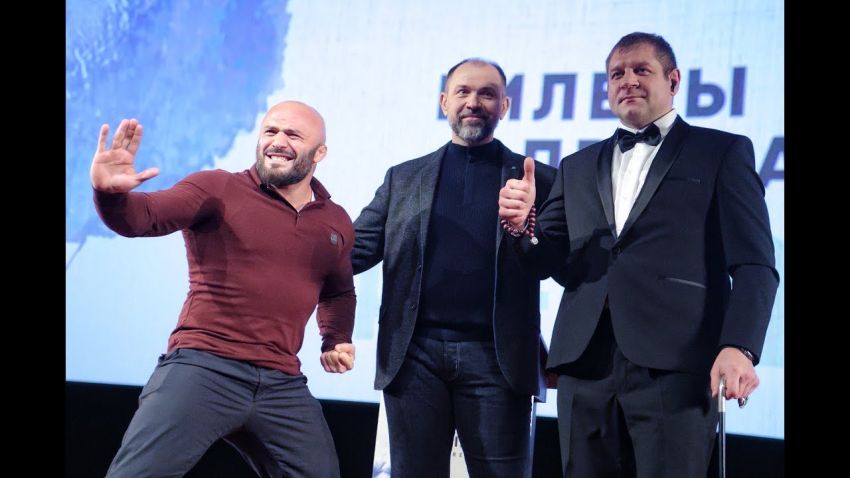 Магомед Исмаилов объяснил, почему не стал шутить над Александром Емельяненко на пресс-конференции