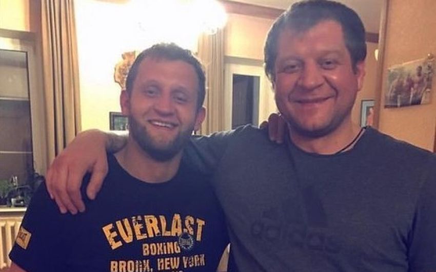Александр Емельяненко объявил о дебюте младшего брата Ивана в единоборствах