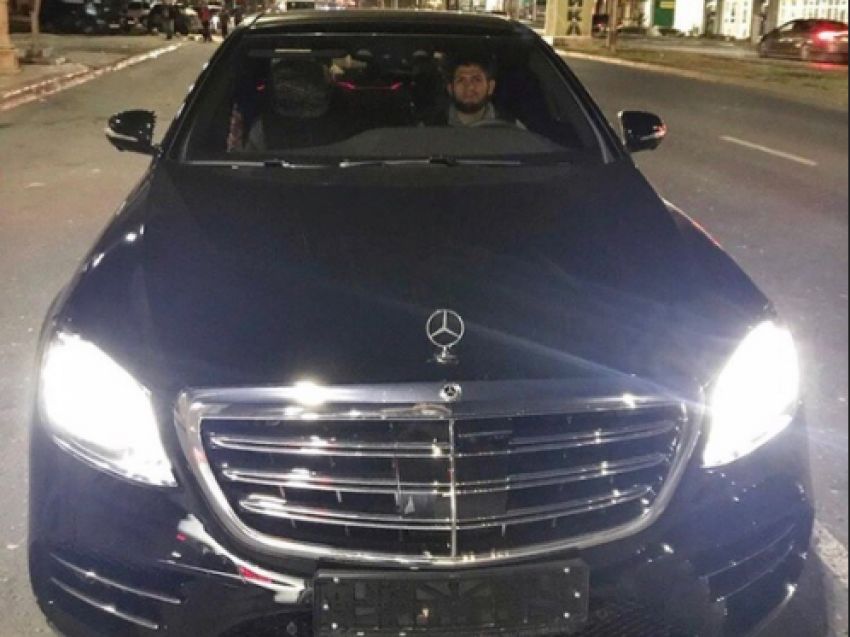 Рамзан Кадыров подарил Хабибу Нурмагомедову Mercedes W222