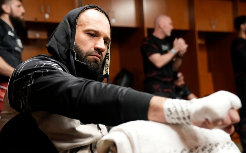 Азамат Мурзаканов снялся с боя против Крылова на UFC 309