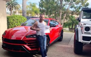 Сауль Альварес приобрел новый автомобиль марки Lamborghini