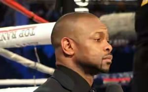 Рой Джонс: UFC не позволит Макгрегору драться с Мейвезером, потому что Конор проиграет