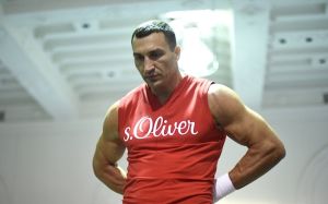 Джаррелл Миллер заявил, что Каннингем четыре дня подряд побеждал Владимира Кличко в спаррингах, Стив ответил