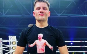 Денис Беринчик: "В бою с Лобовым есть все шансы получить пи***лей"