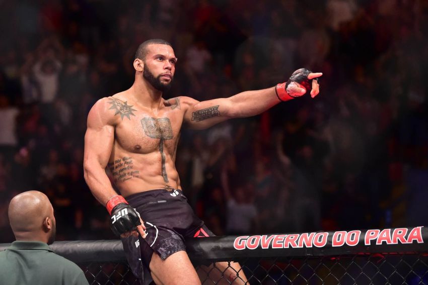 Тиаго Сантос призвал UFC устроить ему бой с Рейесом за вакантный титул в полутяжелом весе