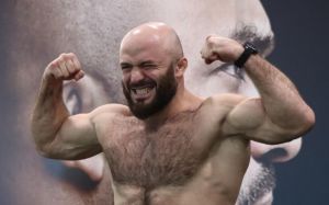 Брат Исмаилова утверждает, что Магомеду не нужно гонять вес перед боем со Штырковым