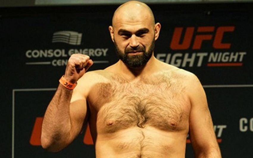 Шамиль Абдурахимов подписал новый контракт с UFC