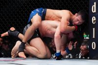 Шавкат Рахмонов "задушил" Стивена Томпсона на UFC 296