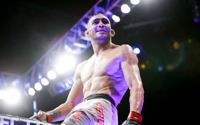 Тони Фергюсон "задушил" Кевина Ли и стал временным чемпионом UFC в легком весе 
