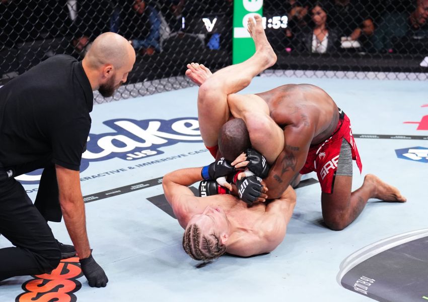 Пэдди Пимблетт эффектно "задушил" Бобби Грина на UFC 304