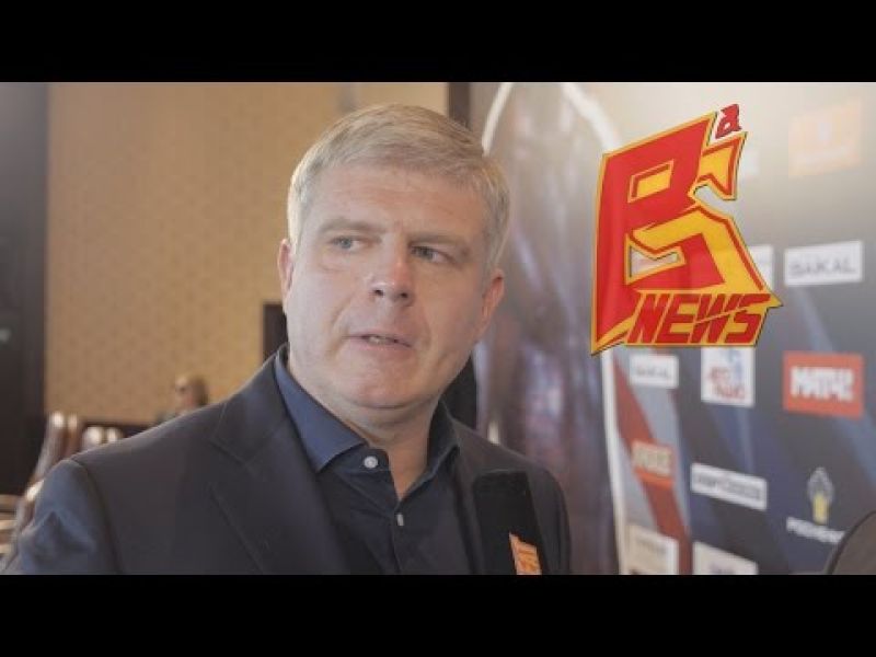 Богдан берет интервью