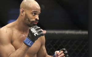 Дэвид Бранч выбывает из турнира UFC в Ванкувере, его заменит Марвин Веттори