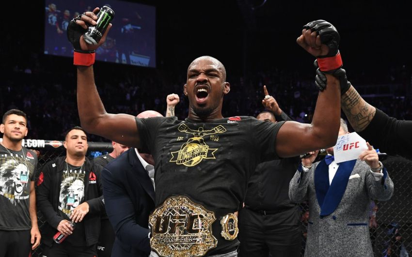 Джон Джонс отказался от титула UFC в полутяжелом весе