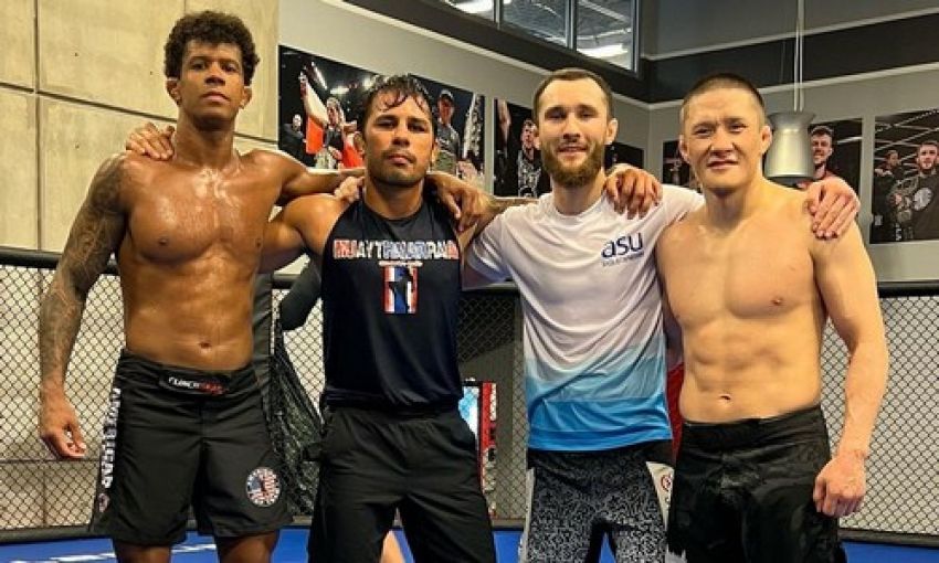 Боец UFC из Казахстана рассказал, сколько платил спарринг-партнерам в США