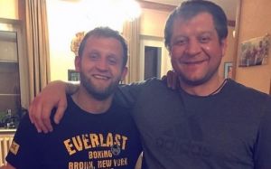 Александр Емельяненко объявил о дебюте младшего брата Ивана в единоборствах