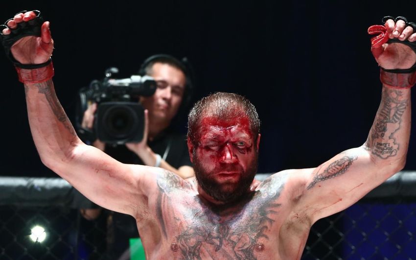 Александр Емельяненко рассказал, почему не подписал контракт с Bare Knuckle FC