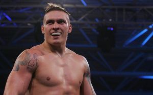 Усик проведет промежуточный бой перед встречей с чемпионом мира WBO